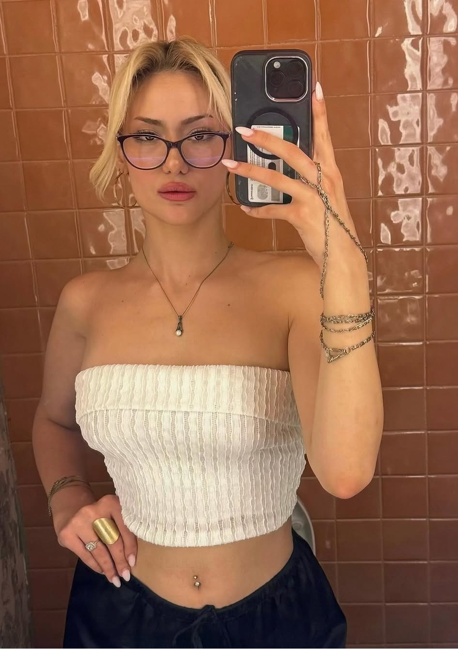Mandıra Özgüvenli Kadın Escort Bayan Dicle